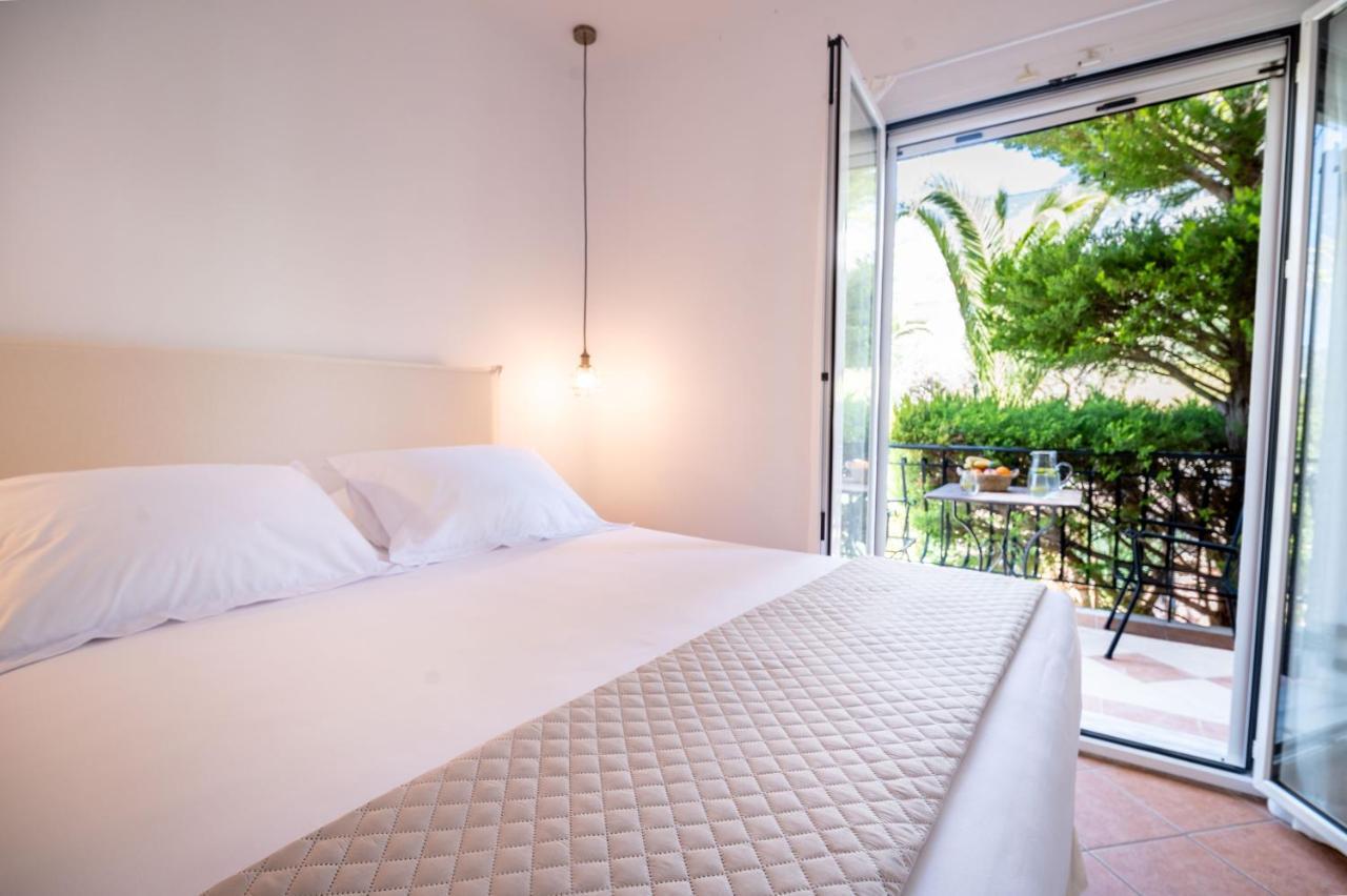 Christoforos Apartments ลูร์ดฮาตา ภายนอก รูปภาพ