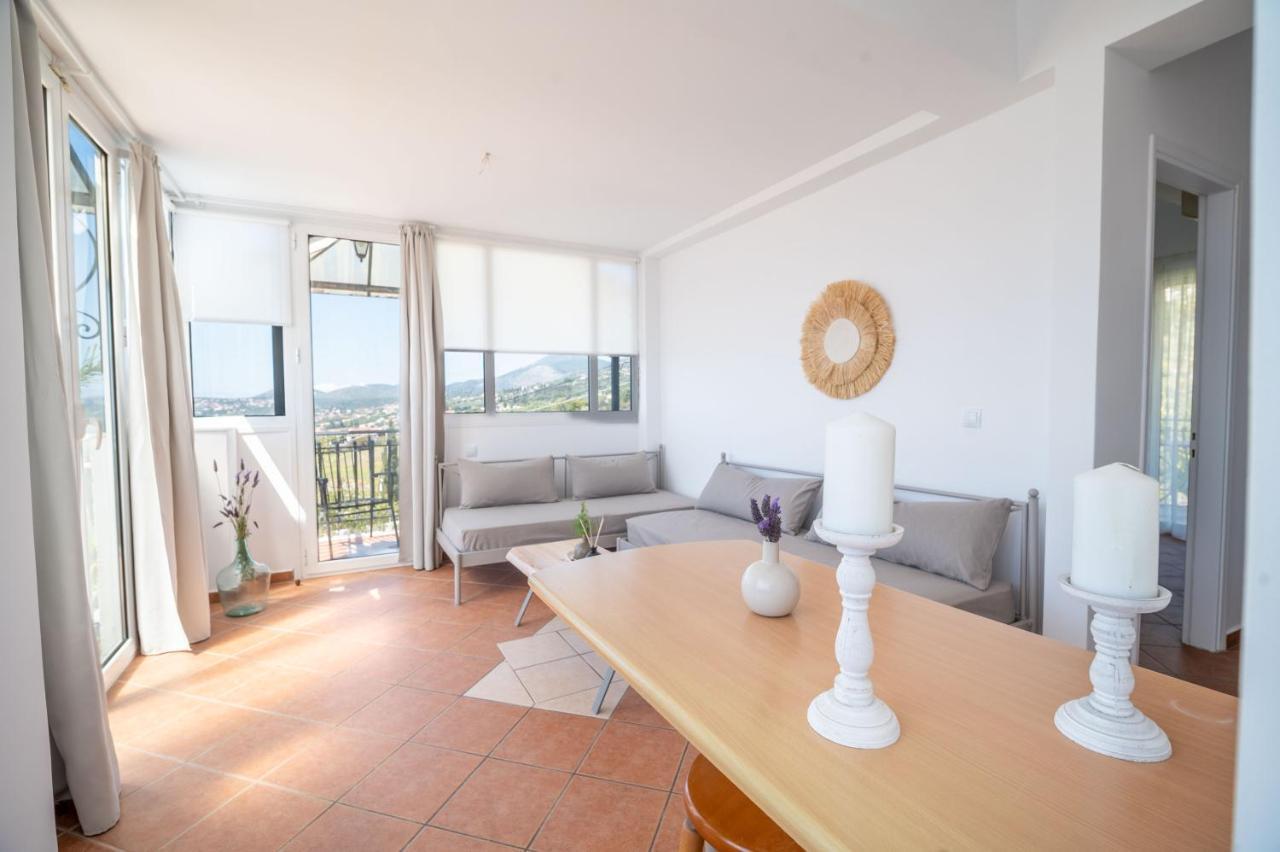 Christoforos Apartments ลูร์ดฮาตา ภายนอก รูปภาพ