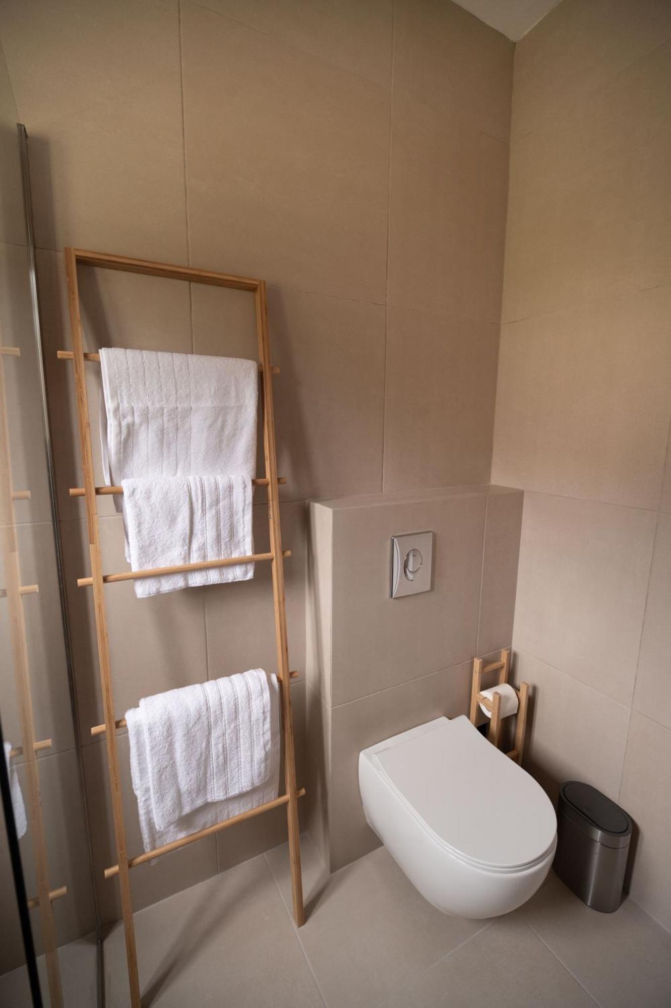 Christoforos Apartments ลูร์ดฮาตา ภายนอก รูปภาพ