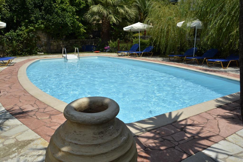 Christoforos Apartments ลูร์ดฮาตา ภายนอก รูปภาพ